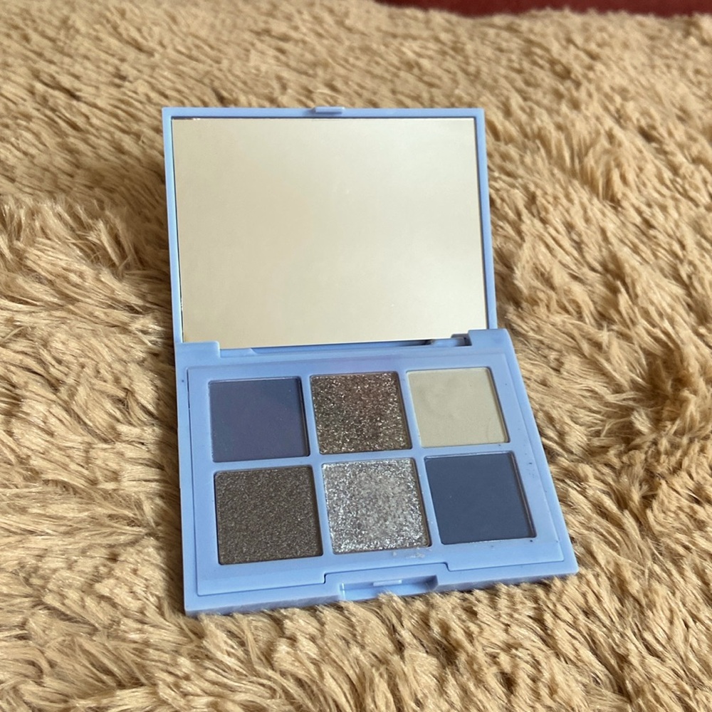Essence ice, ice baby eyeshadow palette